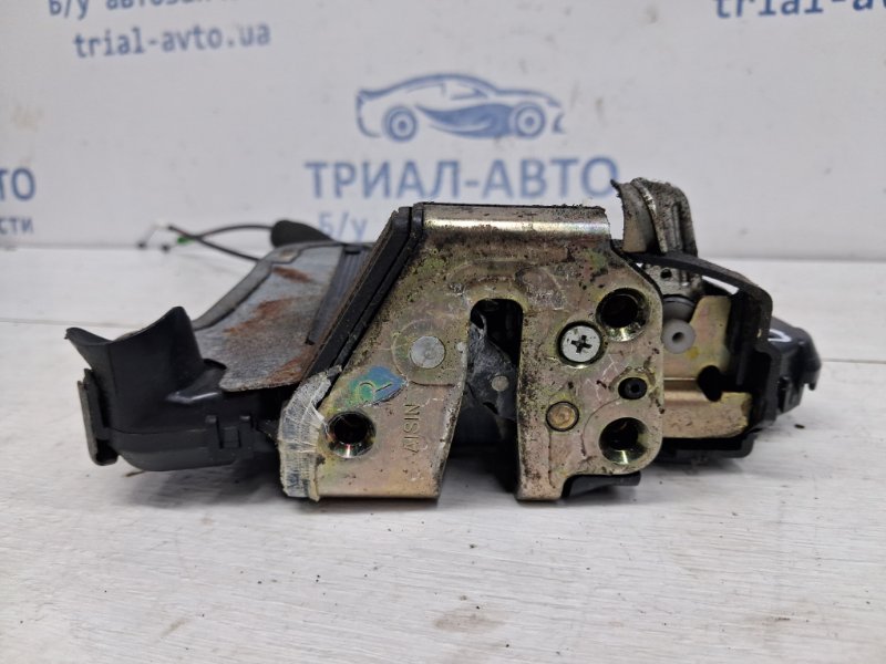 Замок двери передний правый Prado 2002-2009 J120 4.0 1GR-FE