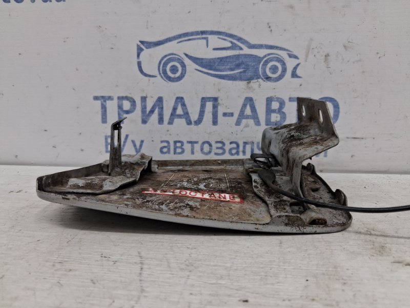 Лючок бака Mitsubishi Outlander cu 2.4 бензин 4G69
