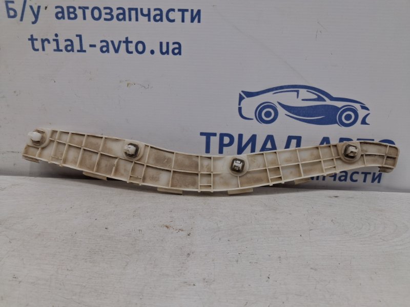 Кронштейн бампера задний правый Mitsubishi Pajero Wagon 4 3.2 Дизель 4M41