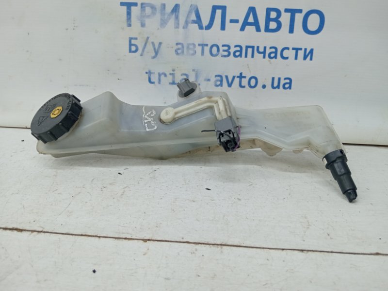 Бачок главного тормозного цилиндра Mazda CX 5 2011-2017 KE 2.2 diesel KDY44355Z Б/У