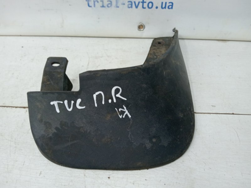 Брызговик передний правый Hyundai Tucson JM 2.0 diesel D4EA