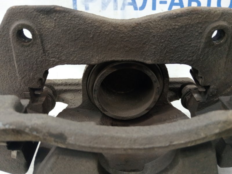 Суппорт передний левый RAV 4 2005-2016 A30 2.0 бензин 1AZFE