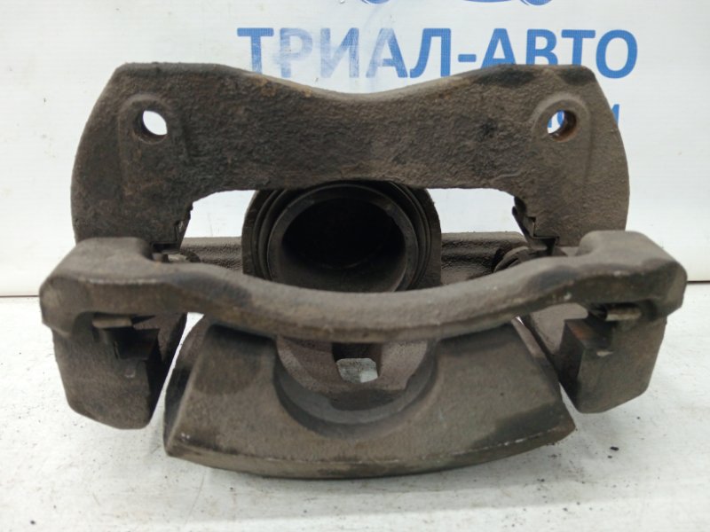 Суппорт передний правый RAV 4 2005-2016 A30 2.0 бензин 1AZFE