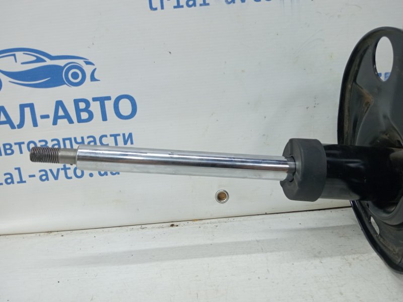 Амортизатор передний левый Toyota RAV 4 A30 2.0 бензин 1AZFE