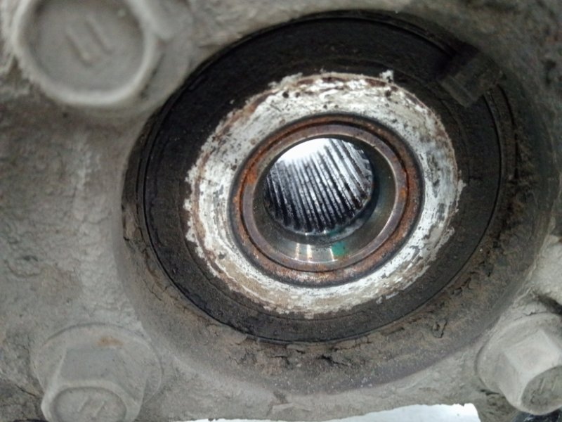 Кулак поворотный левый со ступицей Toyota RAV 4 A30 2.0 бензин 1AZFE