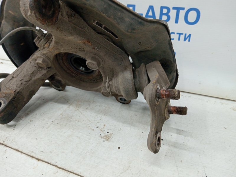 Кулак поворотный правый со ступицей RAV 4 2005-2016 A30 2.0 бензин 1AZFE