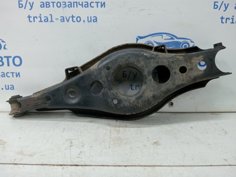Рычаг задней подвески нижний поперечный (под пружину) Toyota RAV 4 2005-2016 A30 2.0 бензин 1AZFE 4873042040 Б/У