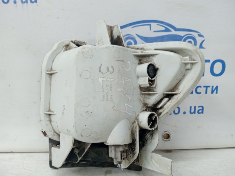 Катафот левый RAV 4 2005-2016 A30 2.0 бензин 1AZFE