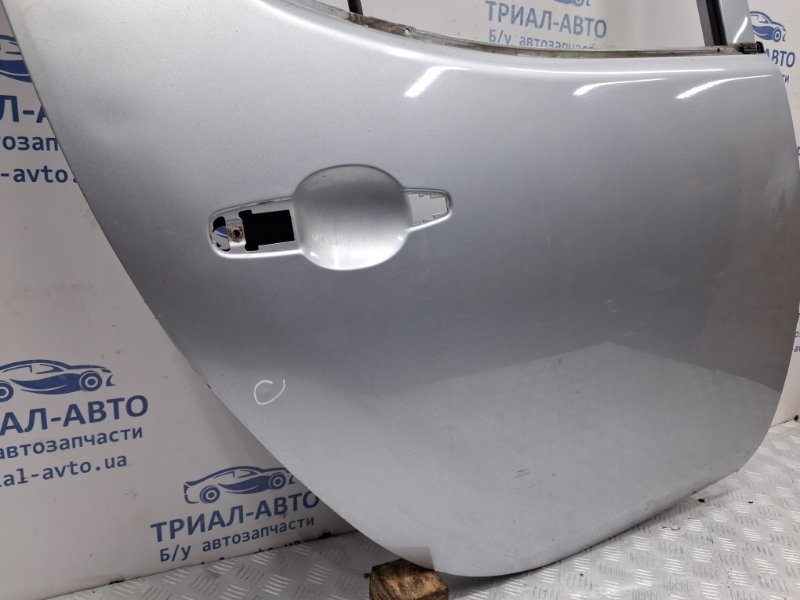 Дверь задняя правая Mitsubishi L200 KB 2.5 Diesel 4D56