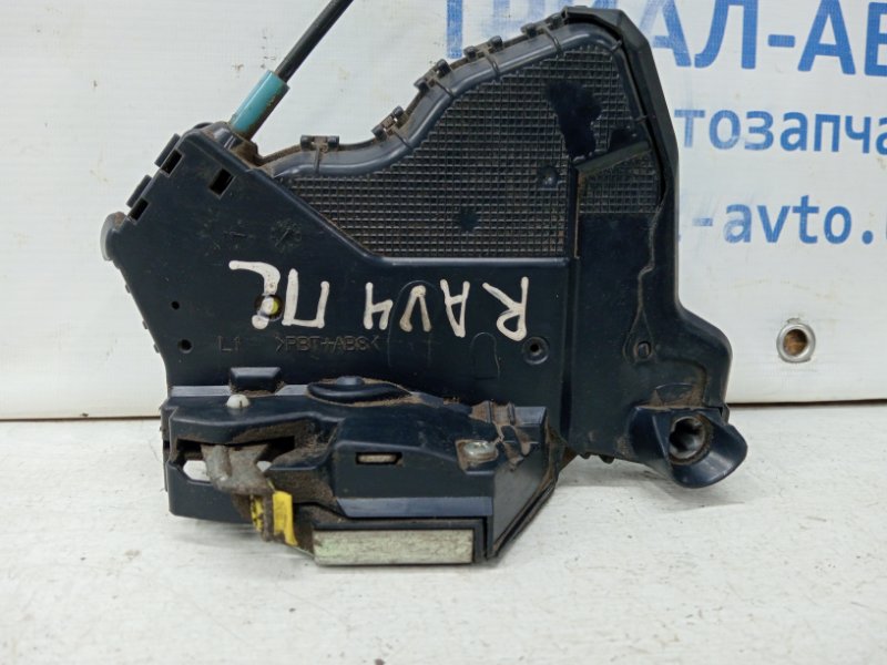 Замок двери передний левый Toyota RAV 4 2005-2016 A30 2.0 бензин 1AZFE 6904042240 Б/У