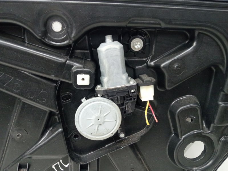 Стеклоподъемник передний левый X-Trail 2007-2015 T31 2.0 Diesel M9R