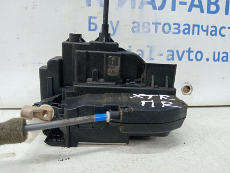 Замок двери передний правый Nissan X-Trail 2007-2015 T31 2.0 Diesel M9R 80500JH100 Б/У