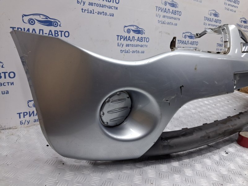 Бампер передний Mitsubishi L200 KB 2.5 Diesel 4D56
