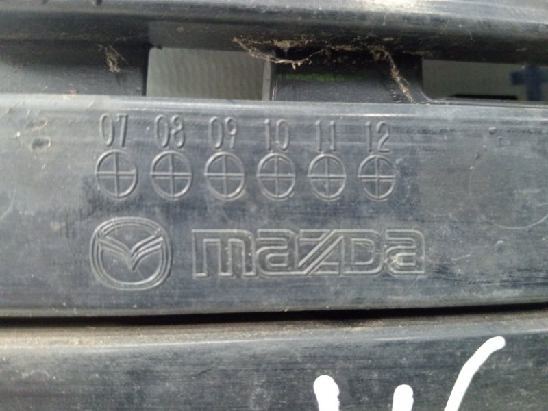 Решетка переднего бампера правая 6 2007-2013 GH 2.5 бензин L5-VE