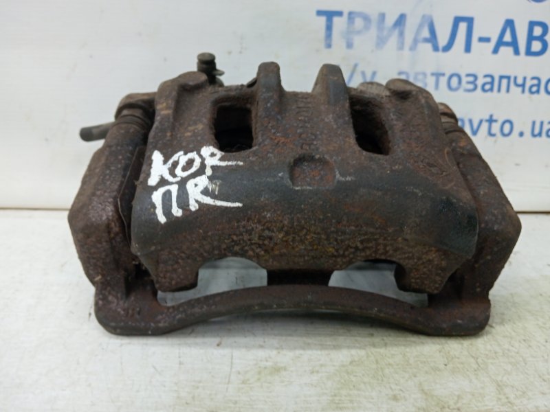 Суппорт передний правый Korando 2010-2019 C200 2.0 diesel D20Dt