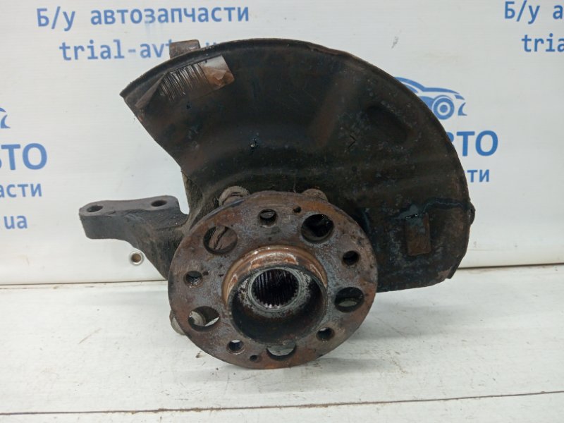 Кулак поворотный левый со ступицей SsangYong Korando 2010-2019 C200 2.0 diesel D20Dt 4121134003 Б/У