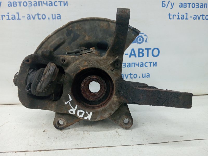 Кулак поворотный левый со ступицей SsangYong Korando C200 2.0 diesel D20Dt
