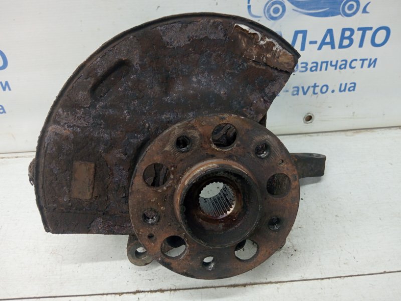Кулак поворотный правый со ступицей SsangYong Korando 2010-2019 C200 2.0 diesel D20Dt 4122134003 Б/У