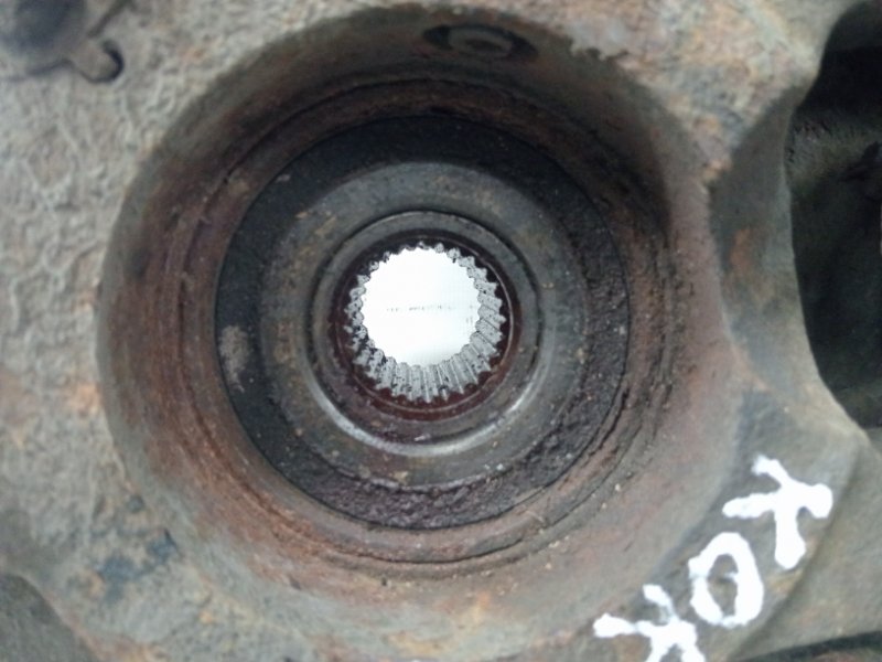 Кулак поворотный правый со ступицей Korando 2010-2019 C200 2.0 diesel D20Dt