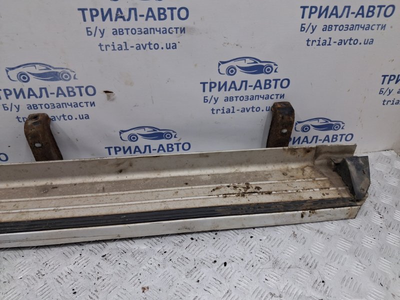 Подножка левая Mitsubishi L200 KB 2.5 Diesel 4D56