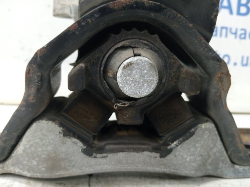 Подушка ДВС правая Chevrolet Captiva C100 2.4 бензин Z24SED