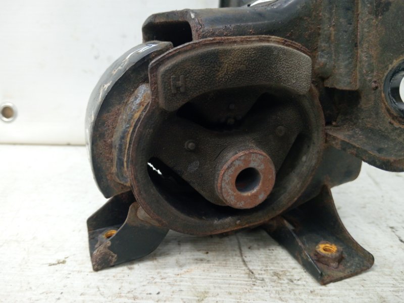 Подушка ДВС левая RAV 4 2012-2018 A40 2.2 diesel 2ADFTV