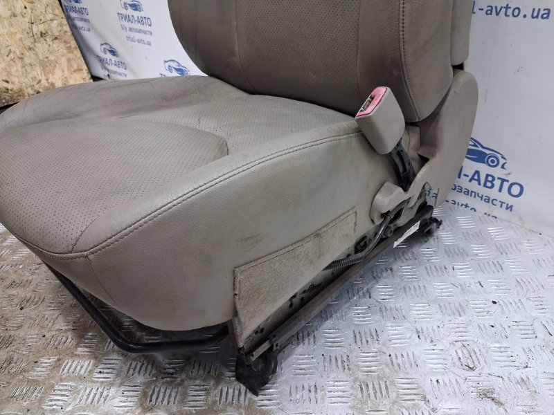 Сиденье переднее правое RAV 4 2005-2016 A30 2.0 бензин 1AZFE