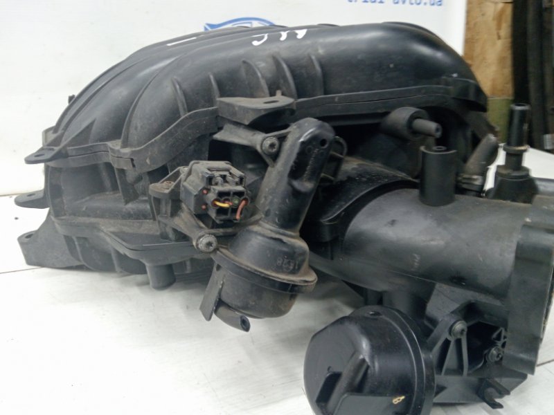 Коллектор впускной пластик 6 2007-2013 GH 2.5 бензин L5-VE