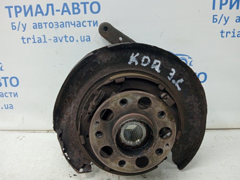 Цапфа задняя левая со ступицей Korando 2010-2019 C200 2.0 diesel D20Dt