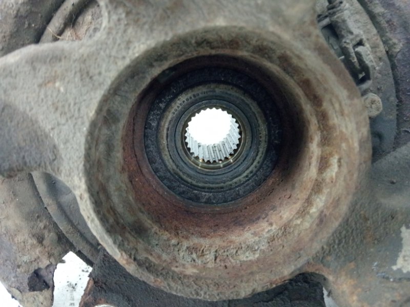 Цапфа задняя левая со ступицей Korando 2010-2019 C200 2.0 diesel D20Dt