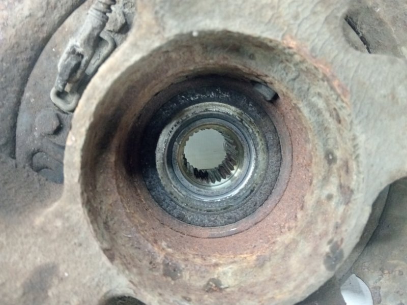 Цапфа задняя правая со ступицей Korando 2010-2019 C200 2.0 diesel D20Dt