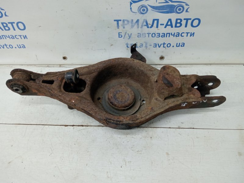 Рычаг задней подвески нижний поперечный (под пружину) 6 2007-2013 GH 2.5 бензин L5-VE