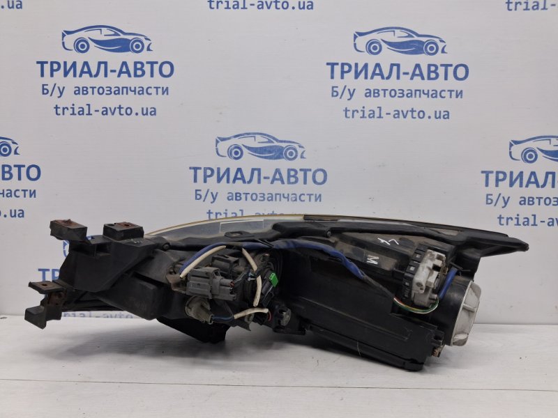 Фара правая Ксенон 6 2007-2013 GH 2.5 бензин L5-VE