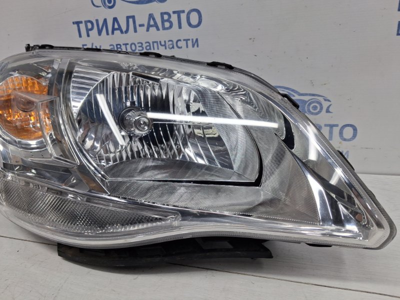 Фара правая галоген Korando 2010-2019 C200 2.0 diesel D20Dt