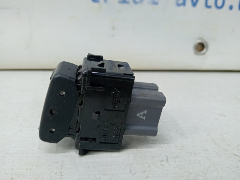 Кнопка обогрева сид. X-Trail 2007-2015 T31 2.0 diesel M9R