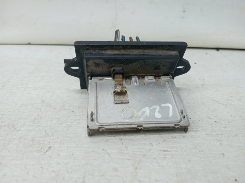 Резистор печки Mitsubishi L200 2006-2015 KB 2.5 Diesel 4D56 7801A390 Б/У
