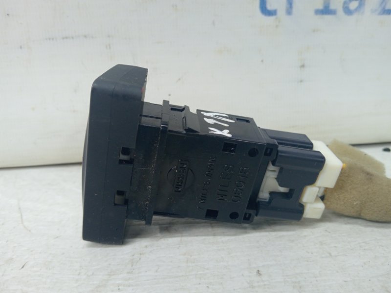 Кнопка аварийки X-Trail 2007-2015 T31 2.0 Diesel M9R