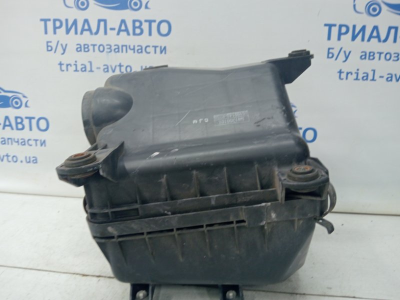 Корпус воздушного фильтра Mitsubishi L200 KB 2.5 Diesel 4D56