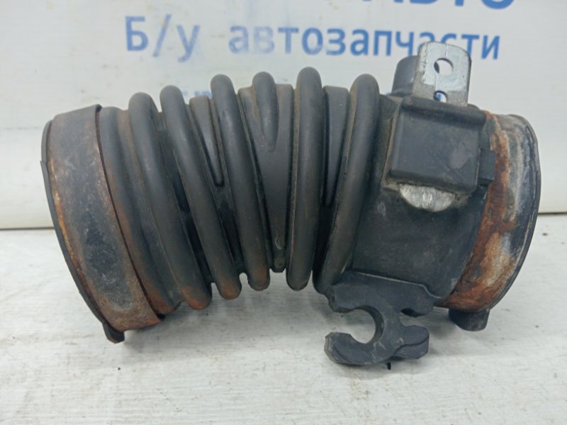 Патрубок воздушного фильтра Mazda 6 2007-2013 GH 2.5 бензин L5-VE L83713221 Б/У