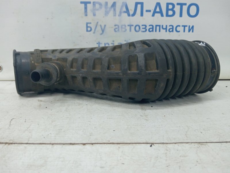 Патрубок воздушного фильтра Nissan X-Trail 2007-2015 T31 2.0 Diesel M9R 16576JG70A Б/У