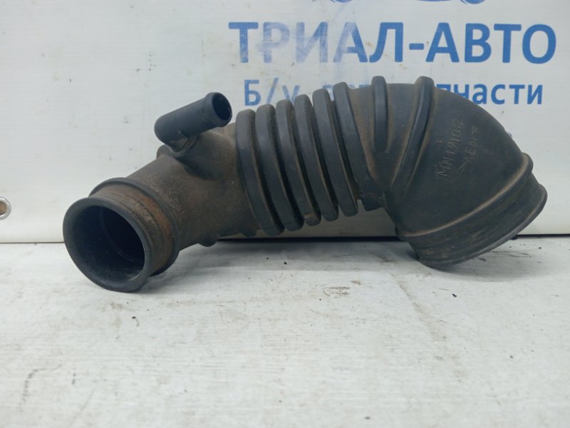 Патрубок воздушного фильтра Mitsubishi L200 KB 2.5 Diesel 4D56