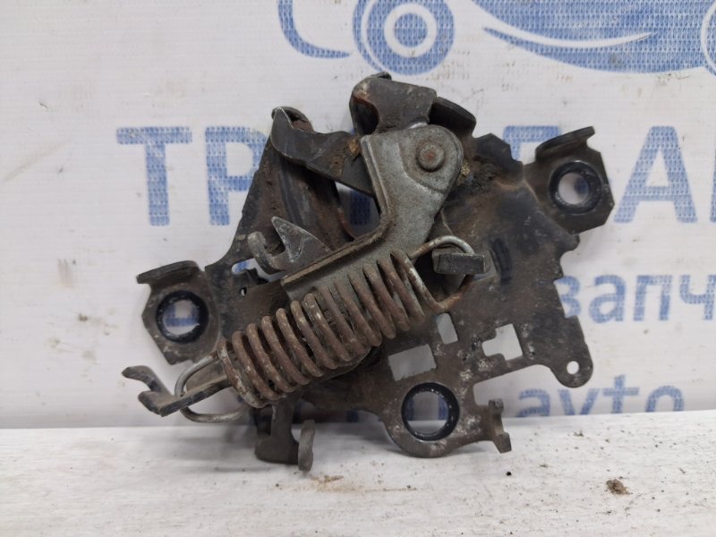Замок крышки багажника RAV 4 2005-2016 A30 2.0 бензин 1AZFE
