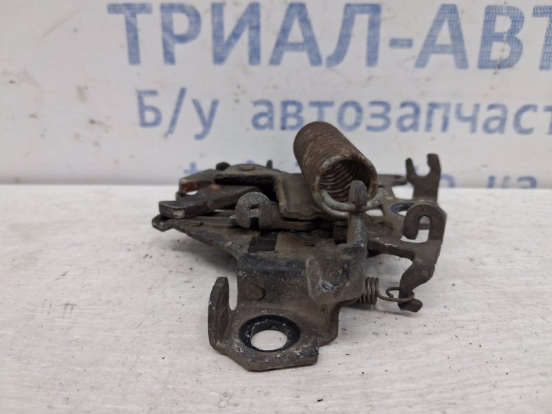 Замок крышки багажника Toyota RAV 4 A30 2.0 бензин 1AZFE