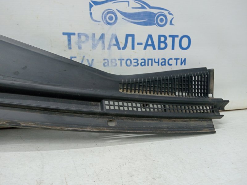 Дефлектор дворников правый Mitsubishi Lancer 9 1.6 бензин 4G18