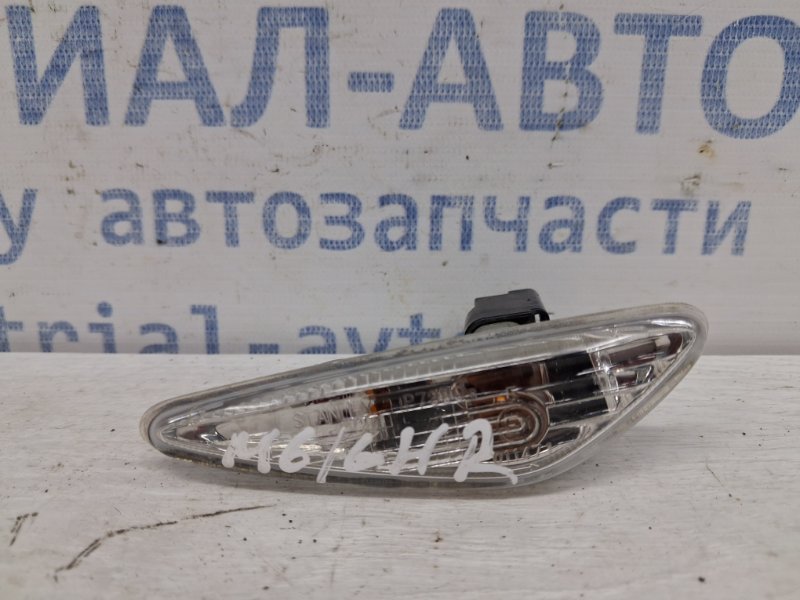 Повторитель поворотника правый Mazda 6 2007-2013 GH 2.5 бензин L5-VE GS1F51120C Б/У