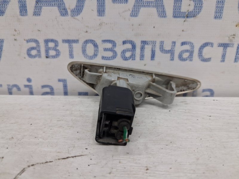 Повторитель поворотника правый 6 2007-2013 GH 2.5 бензин L5-VE