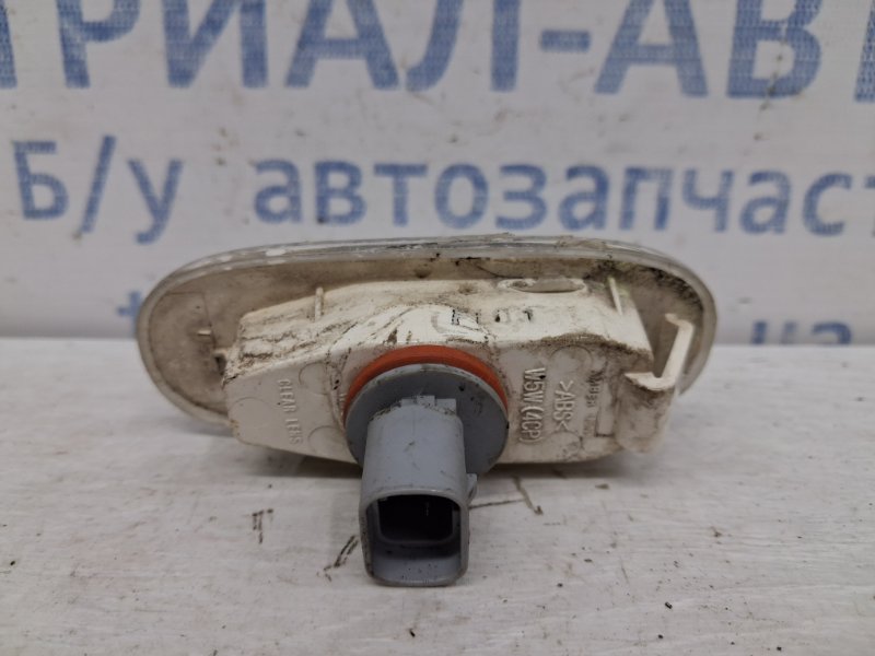 Повторитель поворотника Kyron 2005-2015 DJ 2.7 D27DT