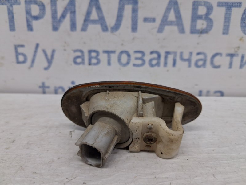 Повторитель поворотника Pajero Sport 1996-2008 K9 2.5 Diesel 4D56