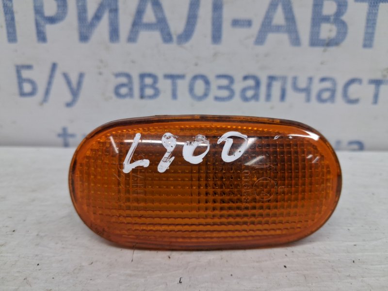 Повторитель поворотника Mitsubishi L200 2006-2015 KB 2.5 Diesel 4D56 8351A003 Б/У