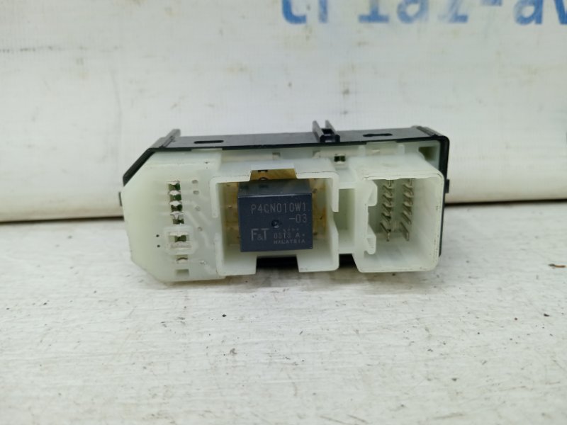 Кнопка стеклоподъемника Toyota Prado J120 4.0 1GR-FE